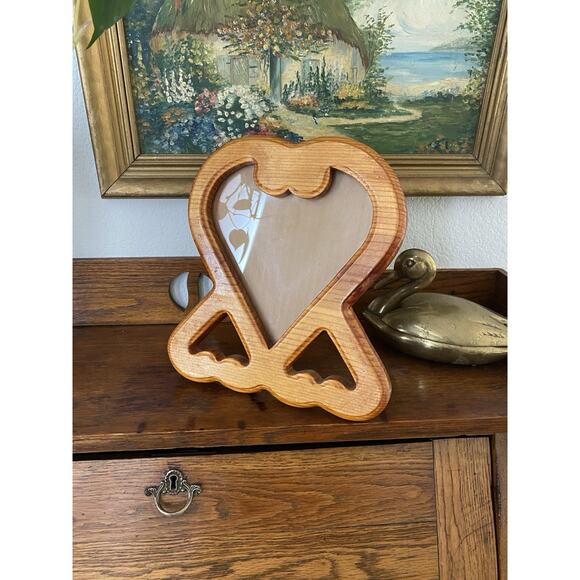 Vintage Wooden Handcrafted Picture Frame Heart Design Tabletop Wood Frame - Picture 1 of 5